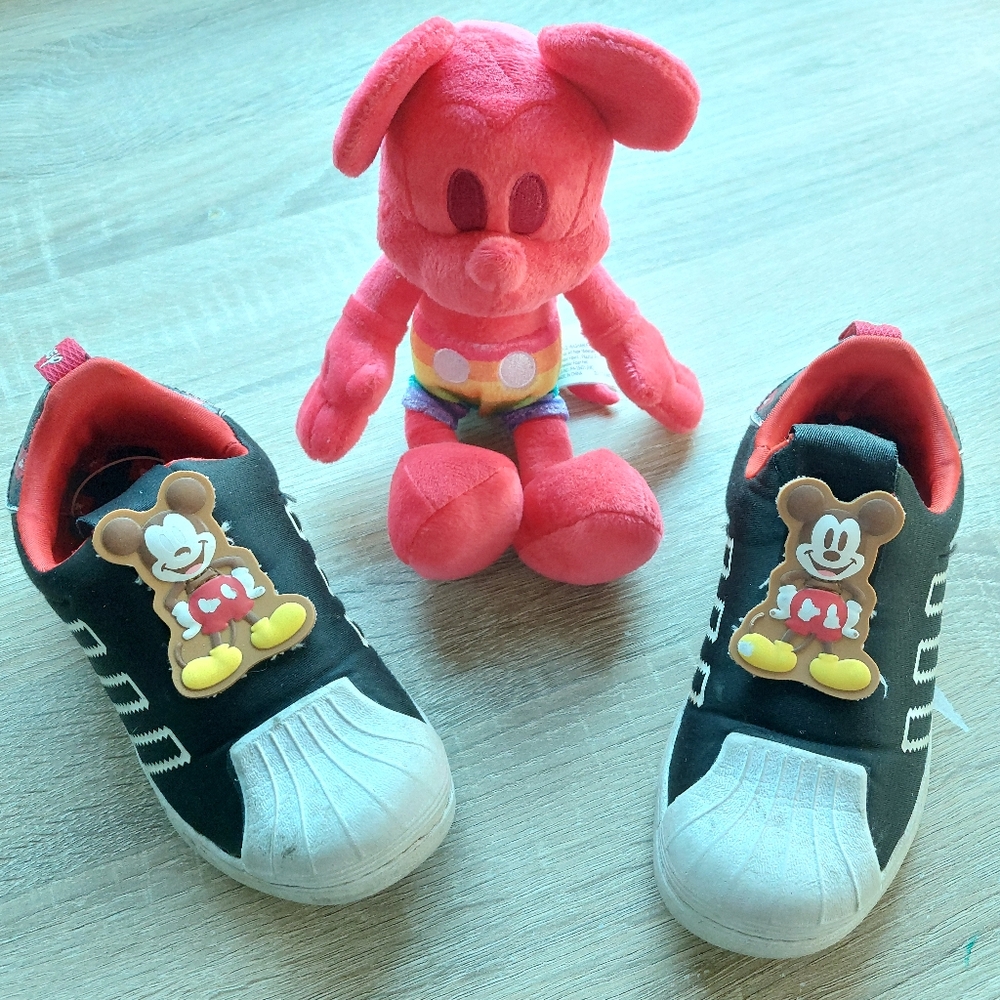Adidas Mickey shoes 12.5 - Picture 10 of 15